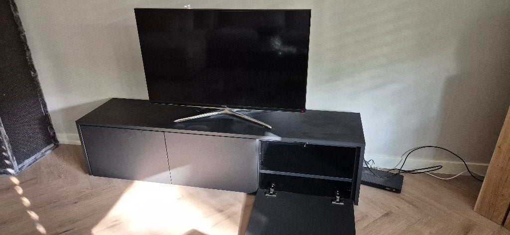 Tv-meubel in kleur zwart fenix, Ophalen, Overige materialen, 150 tot 200 cm, Zo goed als nieuw