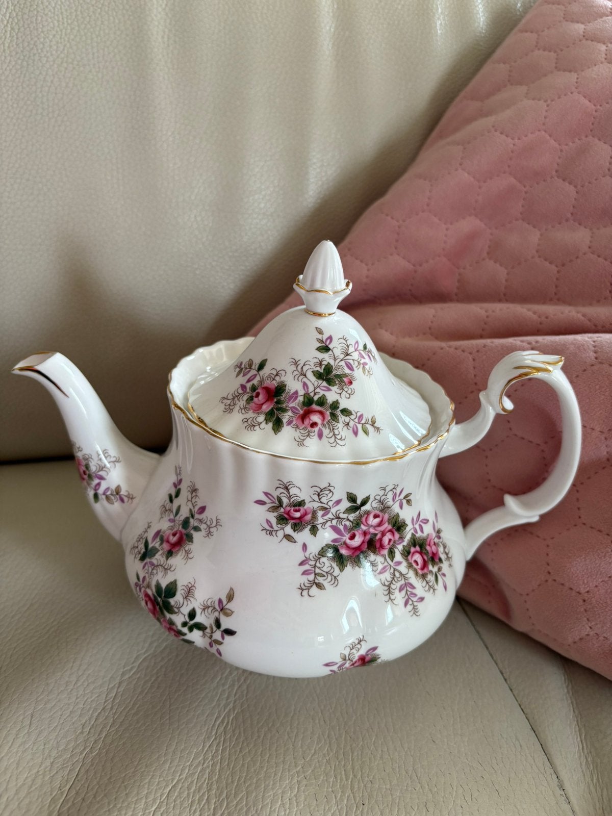 Royal Albert Theepot Lavender Rose, Antiek en Kunst, Antiek | Servies los, Ophalen of Verzenden