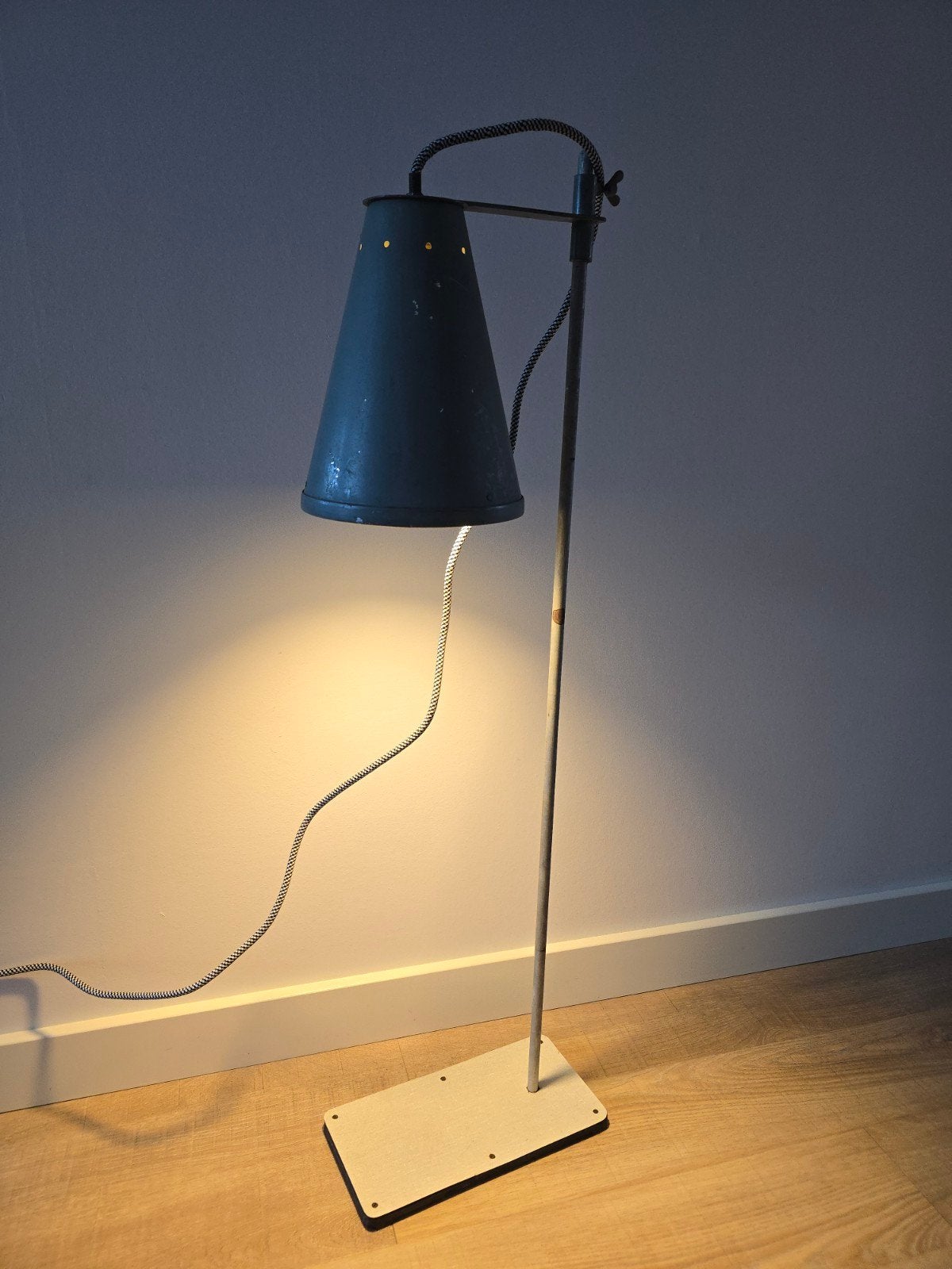 Prachtige antieke industriële stalen lamp €49, Huis en Inrichting, Zo goed als nieuw, Metaal, Industrieel, E27 (groot)