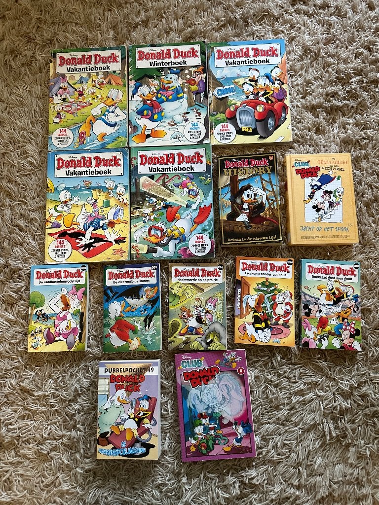 Donald duck pockets en boeken, Boeken, Meerdere stripboeken, Ophalen of Verzenden, Zo goed als nieuw