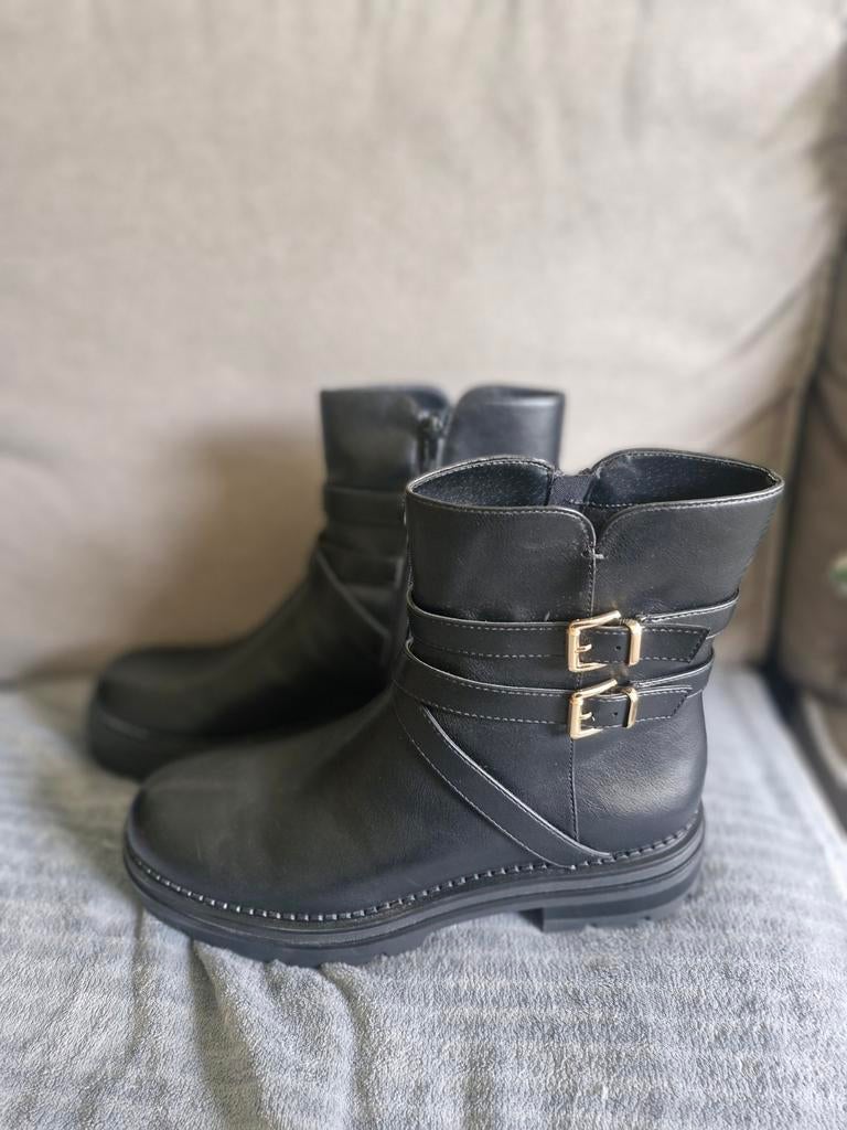 Graceland boots met gespen maat 43, Kleding | Dames, Schoenen, Zo goed als nieuw, Lage of Enkellaarzen, Zwart, Ophalen of Verzenden