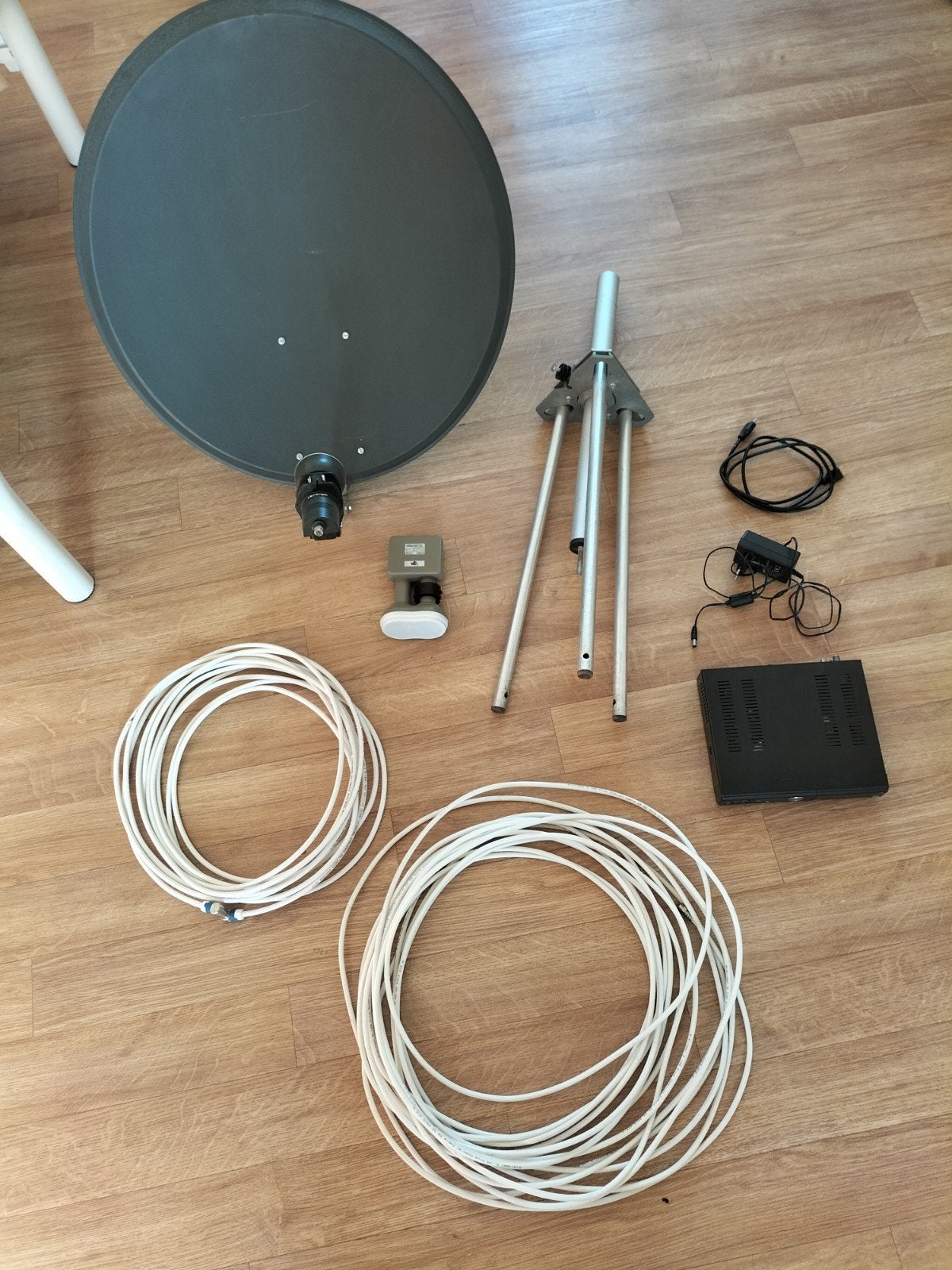 Complete Satelliet Camping Set: M7 HD + Schotel & Statief, Ophalen, Zo goed als nieuw, (Schotel)antenne, Overige merken