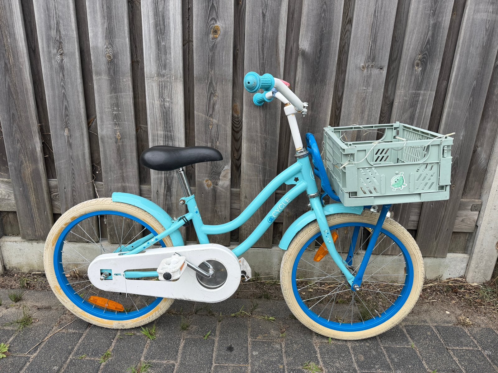 Kinderfiets blauw met krat, Ophalen, Gebruikt, Terugtraprem, 18 inch