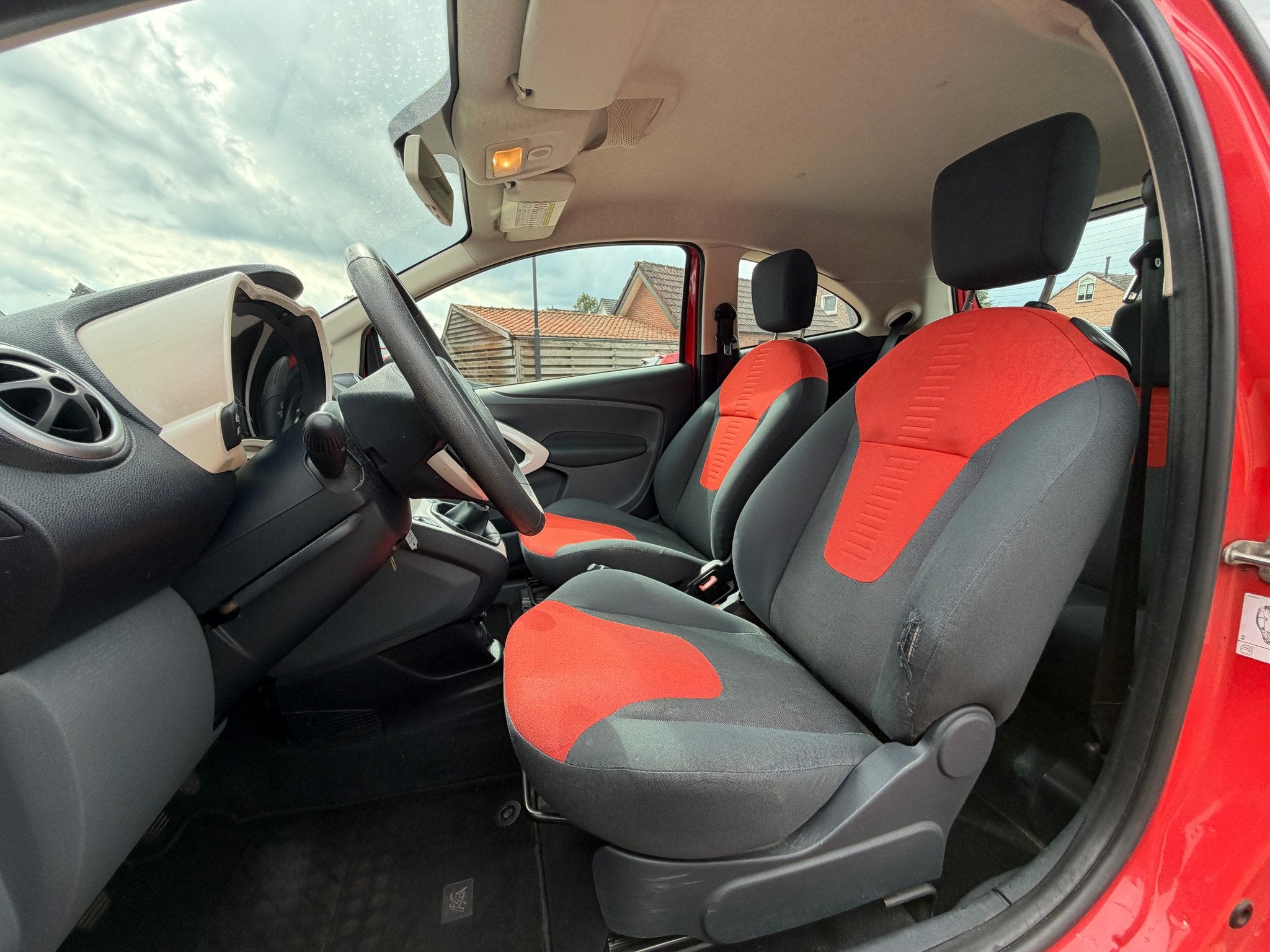 Ford Ka 1.2 Titanium (bj 2010), Auto's, Gebruikt, 1242 cc, 4 cilinders, 4 stoelen