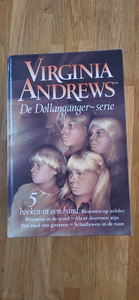 Virginia Andrews - De Dollanganger-serie omnibus, Boeken, Ophalen, Zo goed als nieuw, Virginia Andrews
