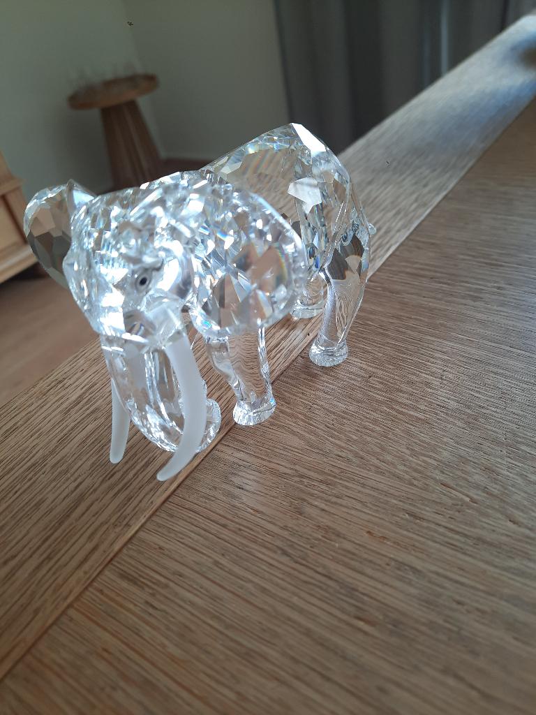 Swarovski. Olifant. Topstuk, Ophalen of Verzenden, Figuurtje