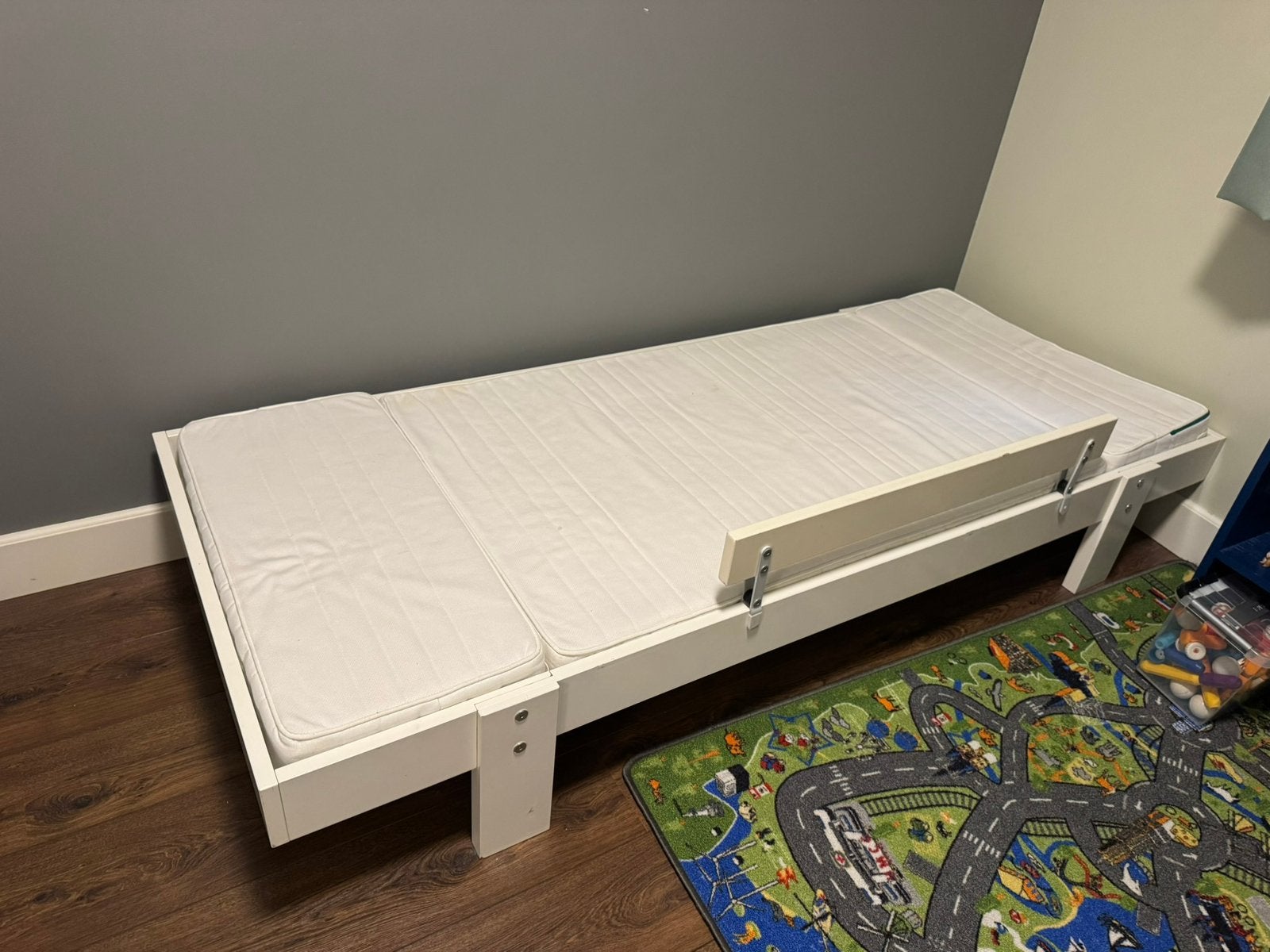 Zsm ophalen; Meegroei bed van ikea met bedrekje Vikare, Ophalen, 70 tot 85 cm, Zo goed als nieuw, Matras