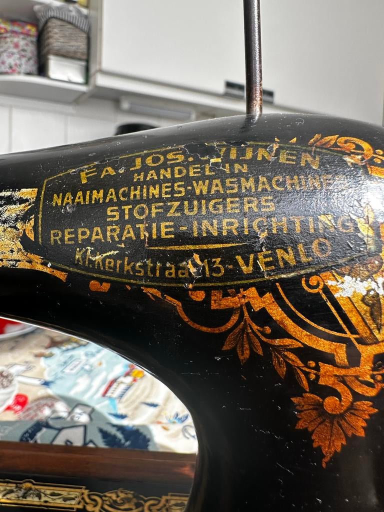 SINGER NAAIMACHINE 1904 van Venlose winkel Wijnen, Ophalen of Verzenden