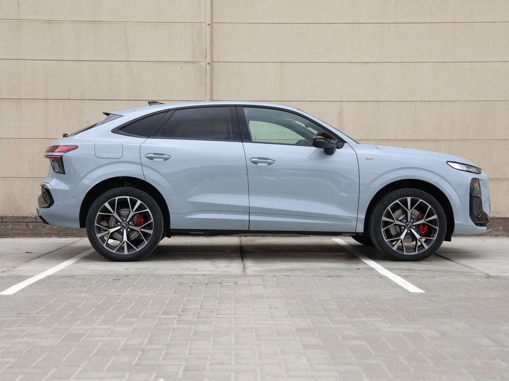 Audi Q3 Sportback S edition e-hybrid 200 kW / 272 PK | Techn, Auto's, Audi, 1800 kg, 1498 cc, 4 cilinders, 150 min
