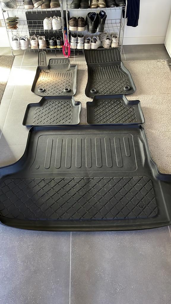 Rubberen mattenset en kofferbakmat voor BMW 330i Touring, Ophalen, Gebruikt