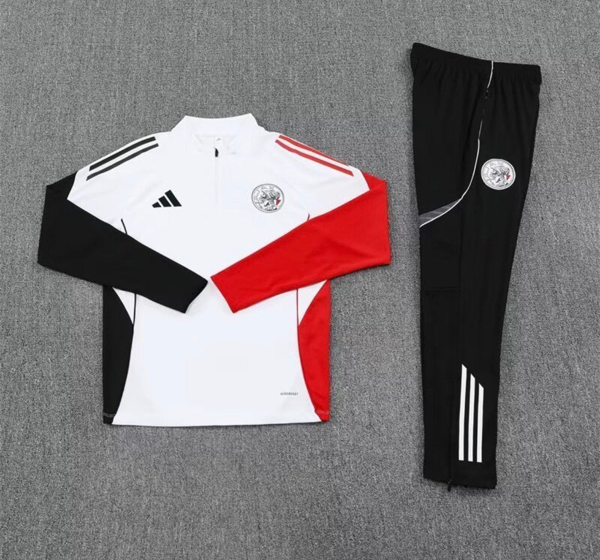 Witte trainingspak Ajax (Maat maar keuze), Seizoenskaart, Eén persoon