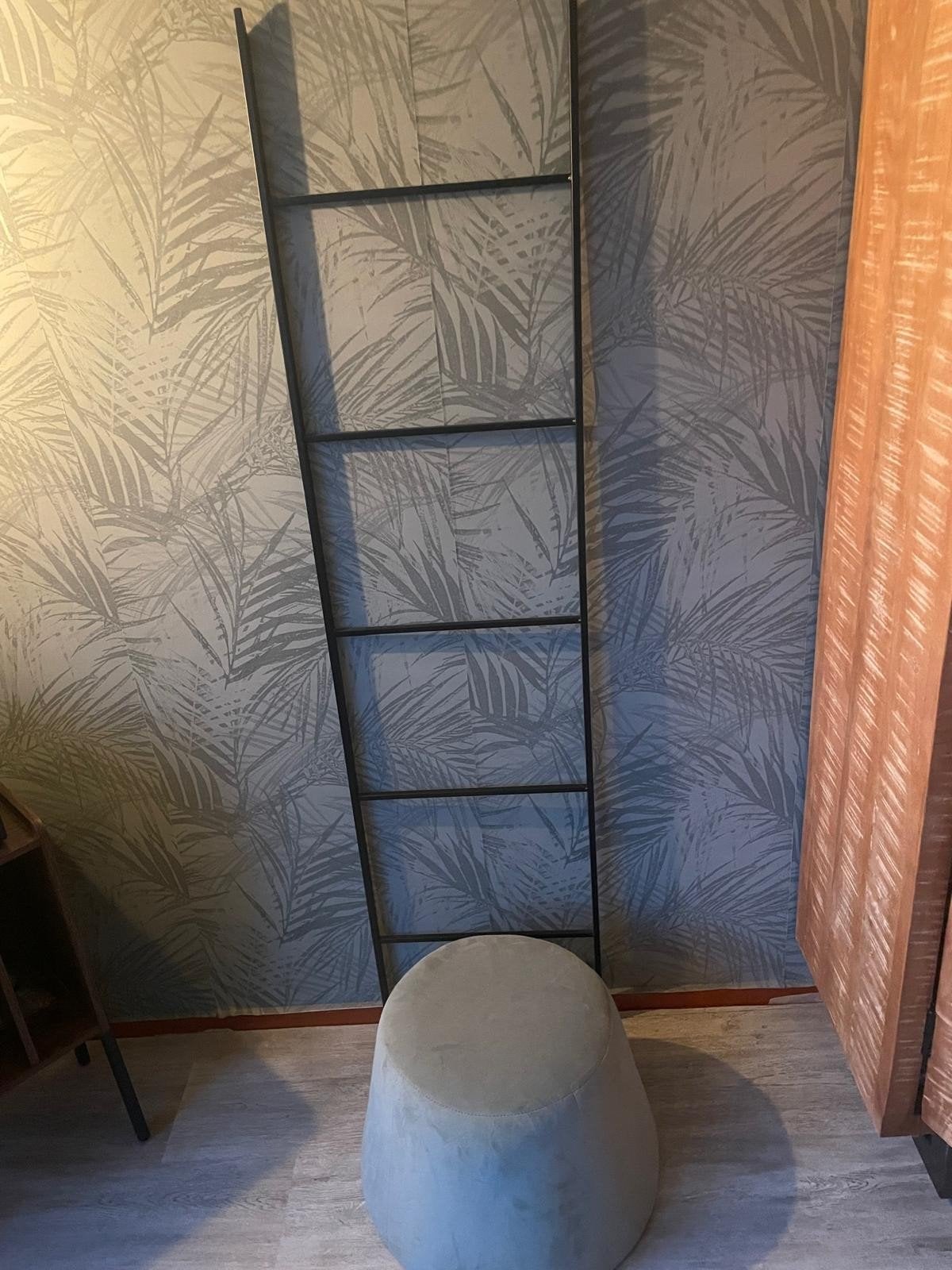 Decoratieve ladder (150 cm) en poef  linde groen (35 cm hoog, Ophalen, Gebruikt, 125 cm of meer, Rond