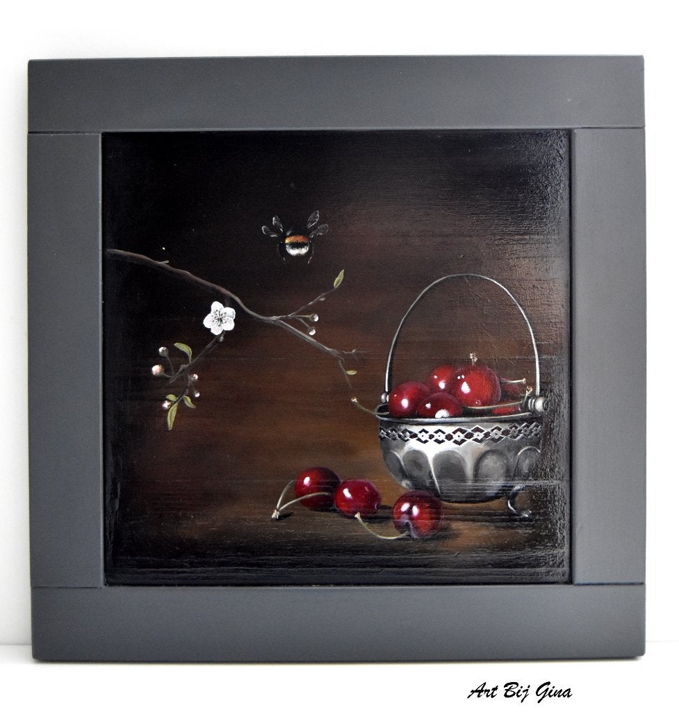 Stilleven van kersen & een hommel, op een oud houten paneel, Stilleven, Hout, Ophalen of Verzenden, Gelimiteerde oplage