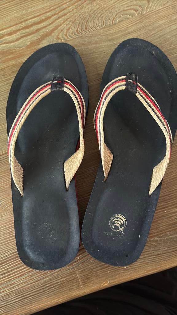 Leuke kleurrijke slippers, Slippers, Blauw, Ophalen of Verzenden, Zo goed als nieuw