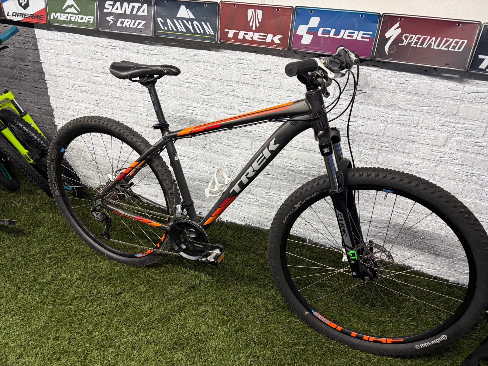 Foto 3 van Trek Marlin 5 29 inch mountainbike frame maat L MTB 29” trek