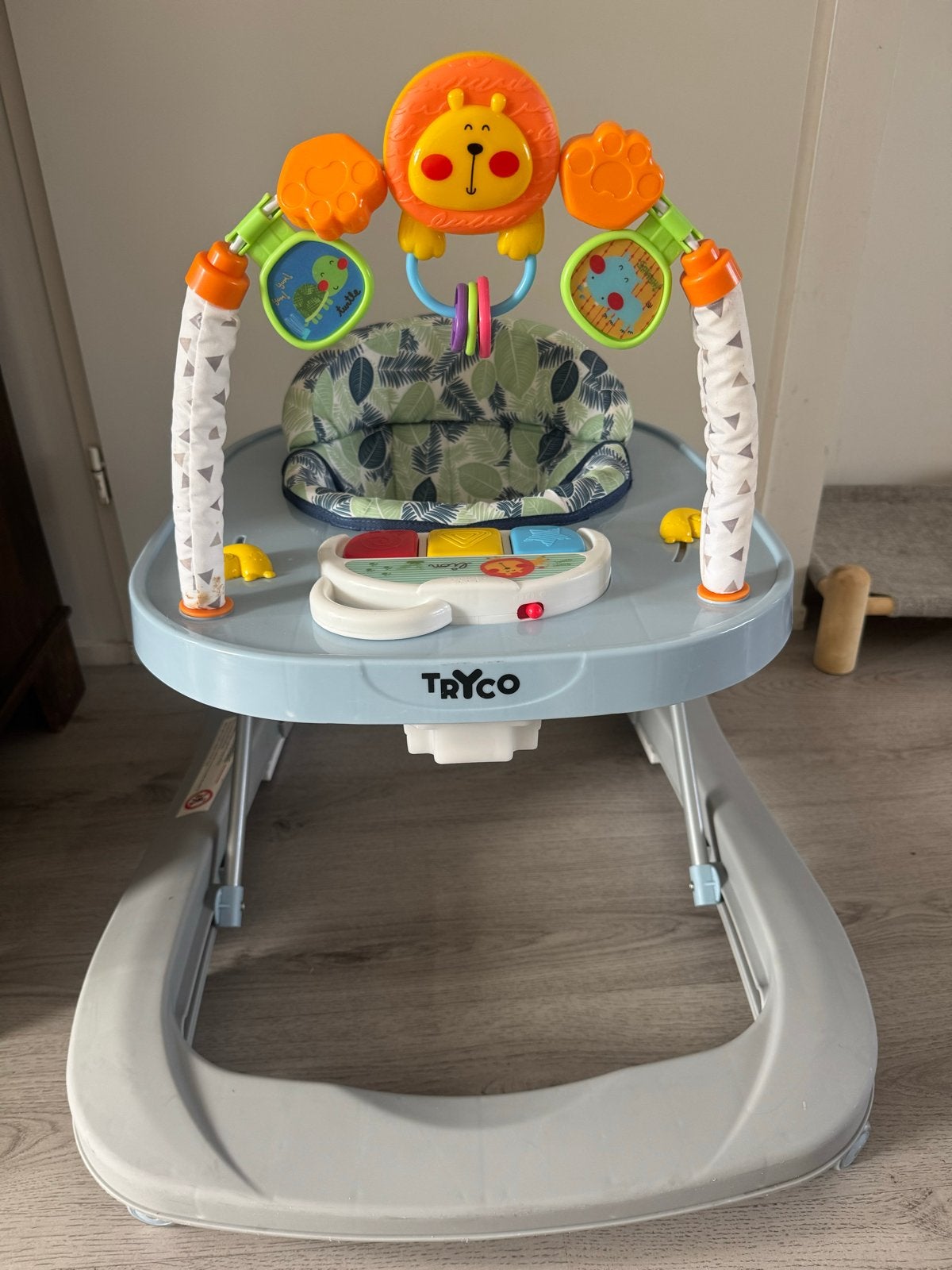 TRYCO loopstoel, Ophalen, Zo goed als nieuw, Overige typen, Met licht