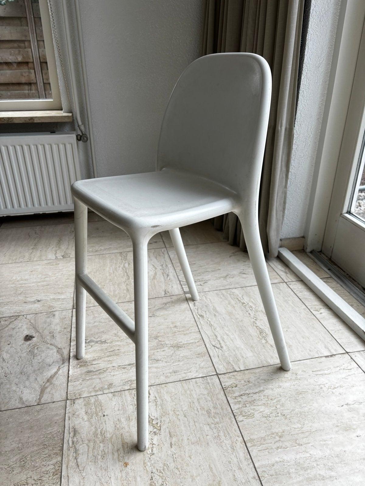 Witte stoel Ikea Urban, Ophalen, Kunststof, Gebruikt, Met voetsteun