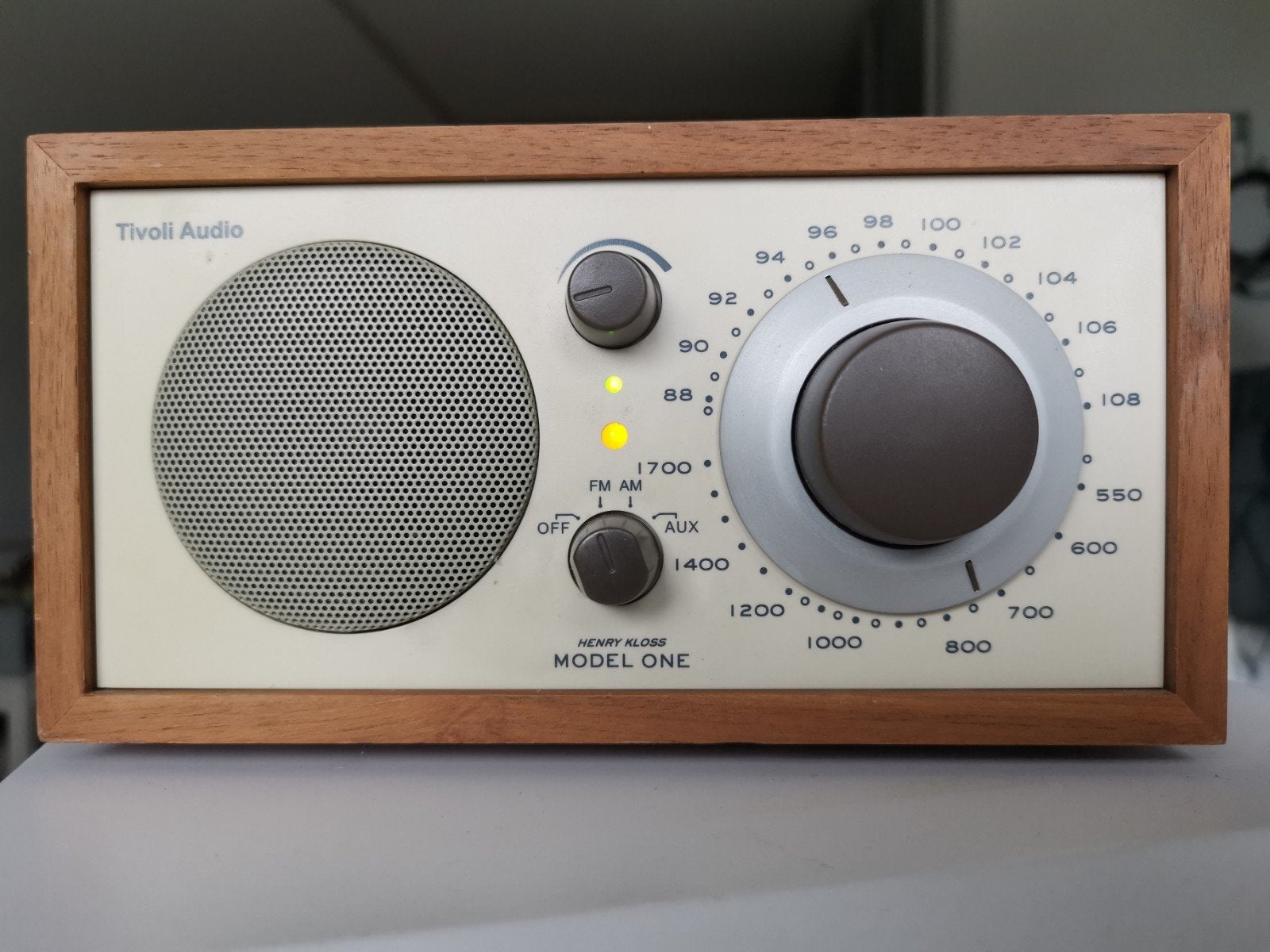 Tivoli Audio Model One in notenhout, Ophalen of Verzenden, Gebruikt, Overige typen