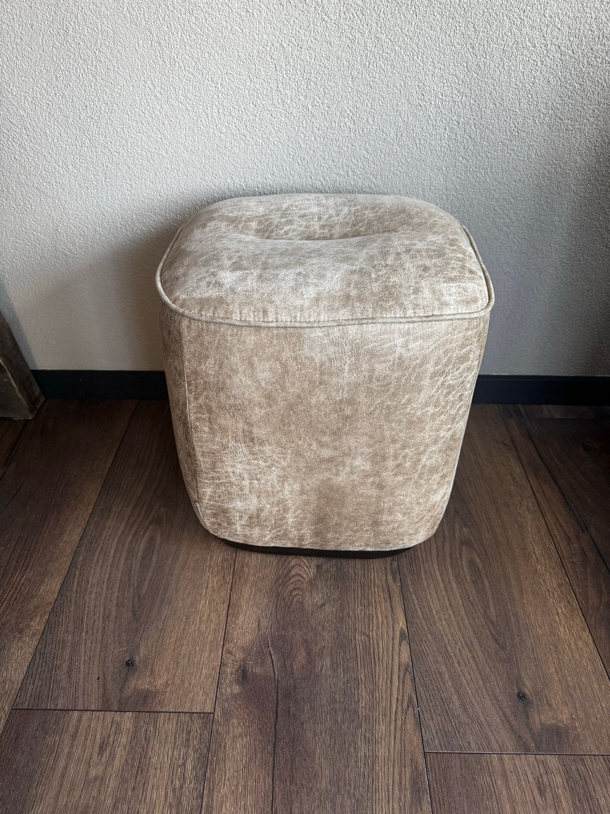 Riviera Maison poef/hocker, Ophalen, Minder dan 50 cm, Vierkant, Zo goed als nieuw