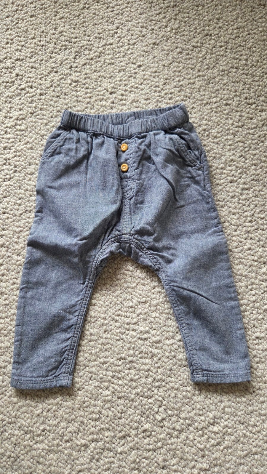 Broekje maat 74, Kinderen en Baby's, Babykleding | Maat 74, Broekje, H&M, Ophalen of Verzenden, Zo goed als nieuw