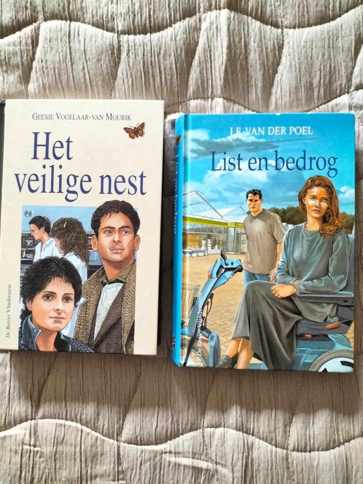 2 boeken: Het veilige nest & List en bedrog, Ophalen of Verzenden, Gelezen, Geesje Vogelaar-van Mourik, J.F. van der Poel, Nederland