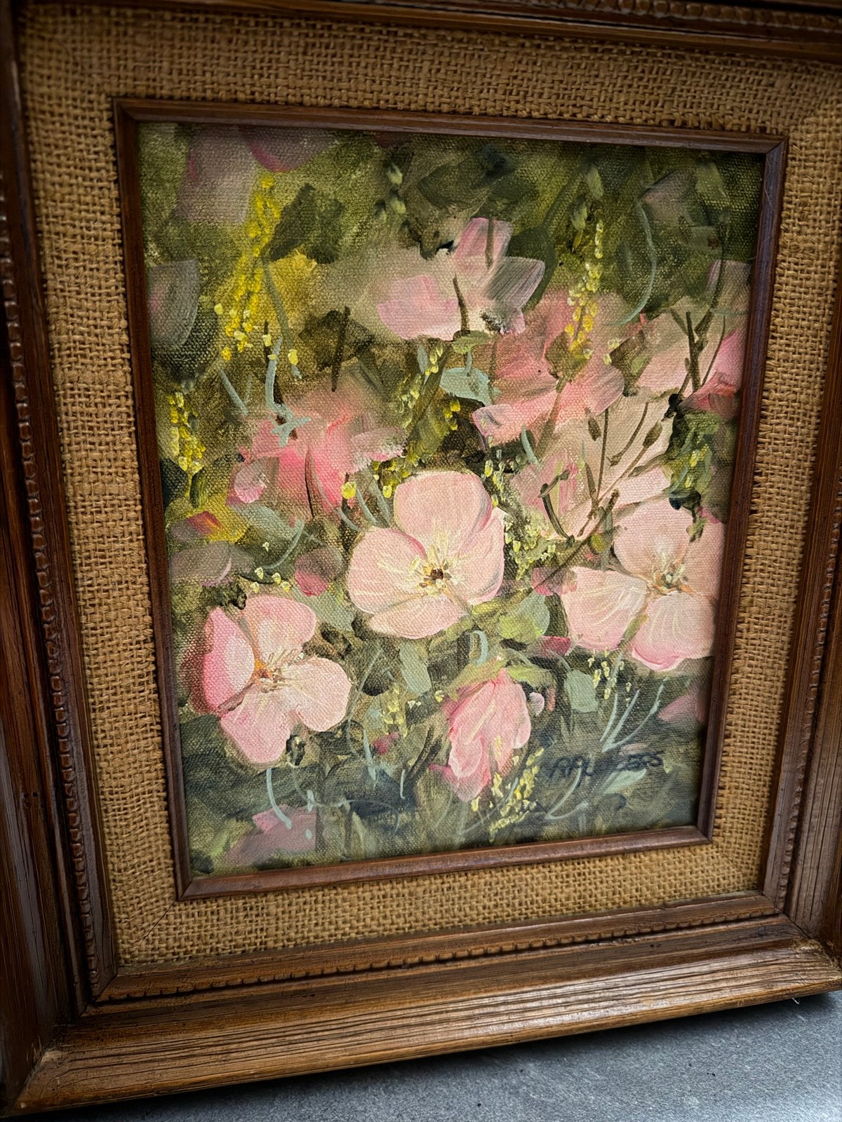 Schilderij met roze bloemen, gesigneerd R.P.L. EES, Antiek en Kunst, Bloemen, Doek, Realistisch, Ophalen of Verzenden