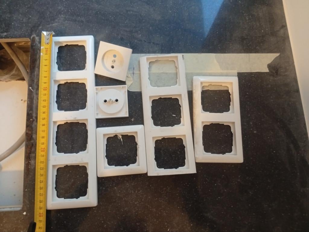 Doos met afdekplaten en frames voor stopcontacten, Ophalen, Gebruikt, Overige typen