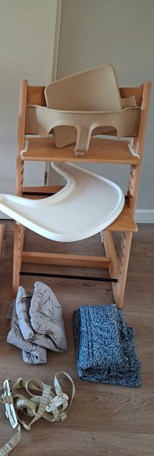 Stokke triptrap compleet!, Kinderen en Baby's, Kinderstoelen, Zo goed als nieuw, Meegroeistoel, Afneembaar eetblad, Ophalen