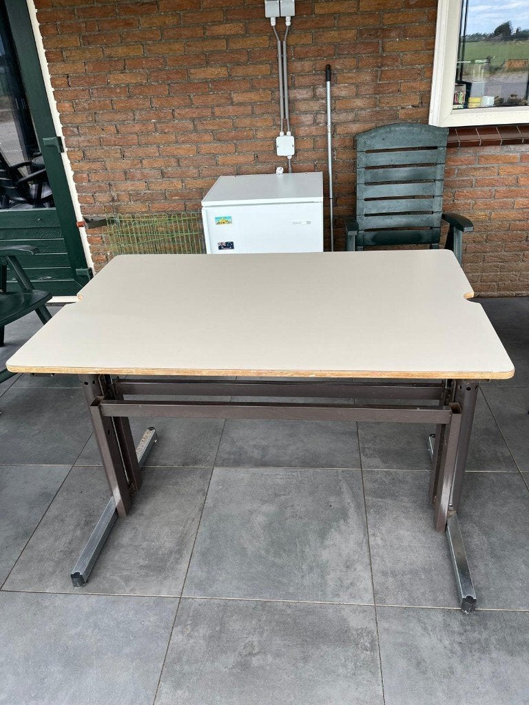 bureau in hoogte verstelbaar, Huis en Inrichting, Bureaus, Ophalen, In hoogte verstelbaar, Gispen