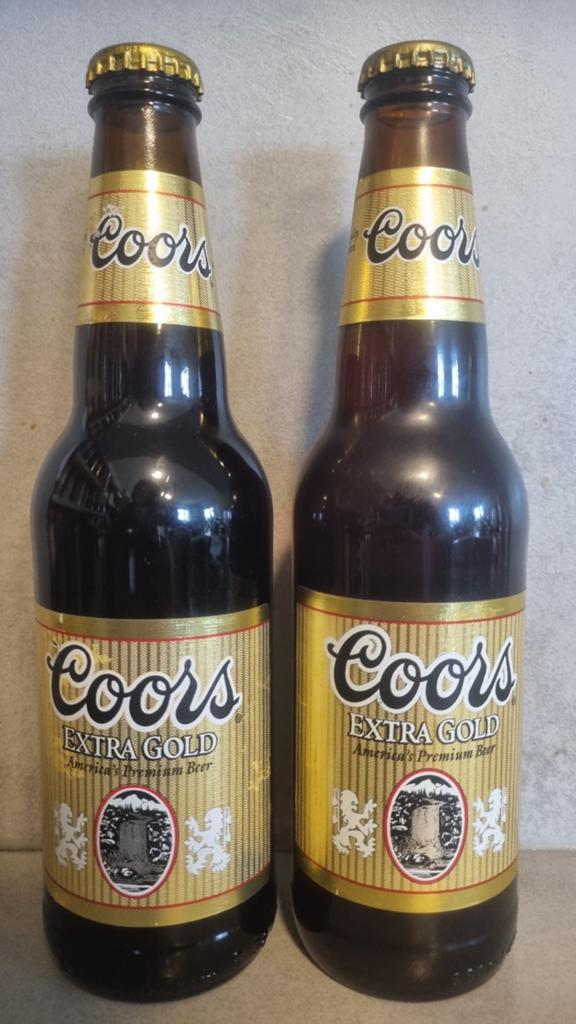 2x Coors Extra Cold: Iberica, S.A., Zaragoza - '95 & '97, Ophalen of Verzenden, Zo goed als nieuw, Glas of Glazen, Overige merken