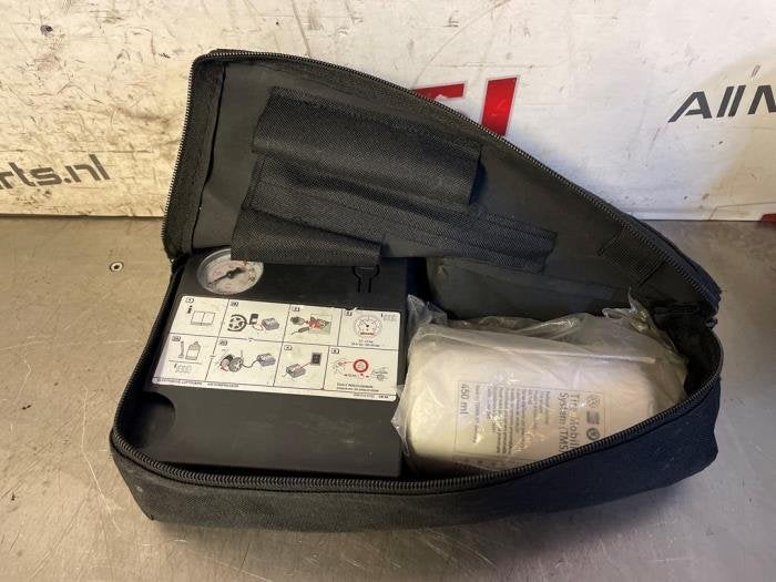 Banden reparatieset van een Volkswagen Golf, Gebruikt, -, -, Ophalen of Verzenden