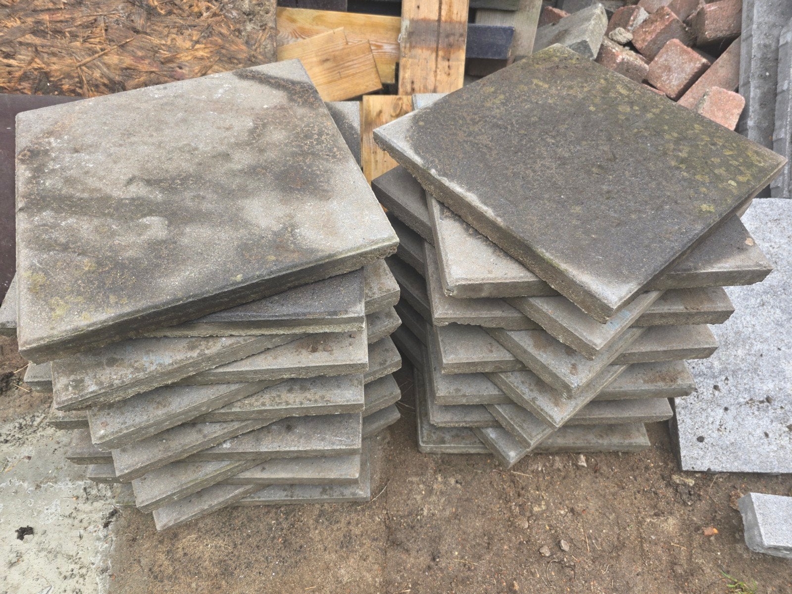 Gratis: Tuintegels 40x40 cm, ca. 3,5 m², Ophalen, Gebruikt, Minder dan 5 m², Beton