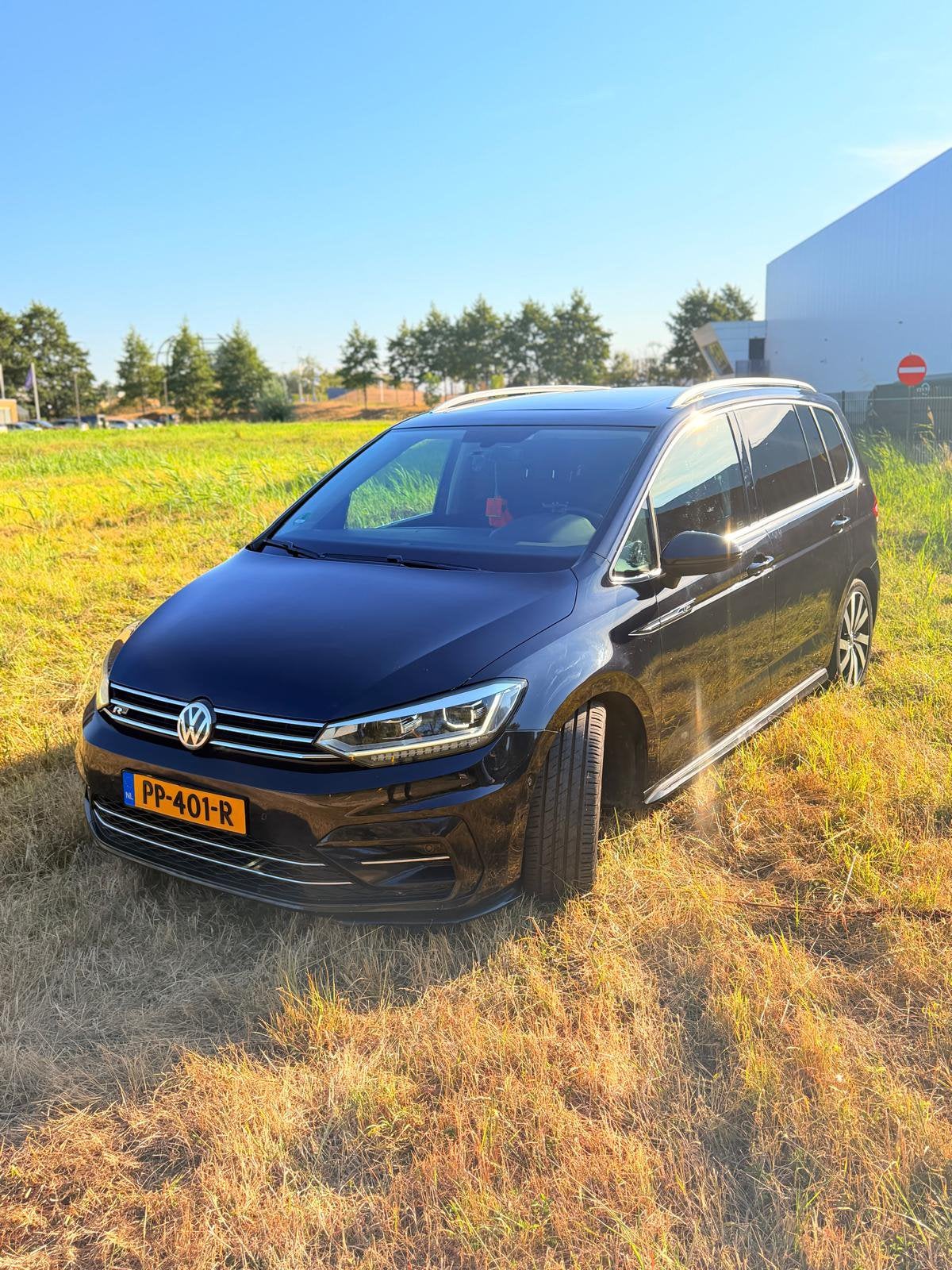 Volkswagen Touran 1.4 TSI 110KW/150PK 7-DSG R 2017 Zwart, 4 cilinders, 7 stoelen, Zwart, Origineel Nederlands