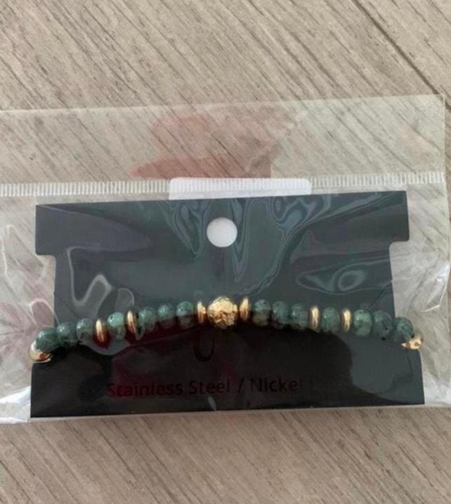 Stijlvolle Armband met Groene Kralen - Sweet Jewellery, Overige materialen, Nieuw, Ophalen of Verzenden, Met bedels of kralen