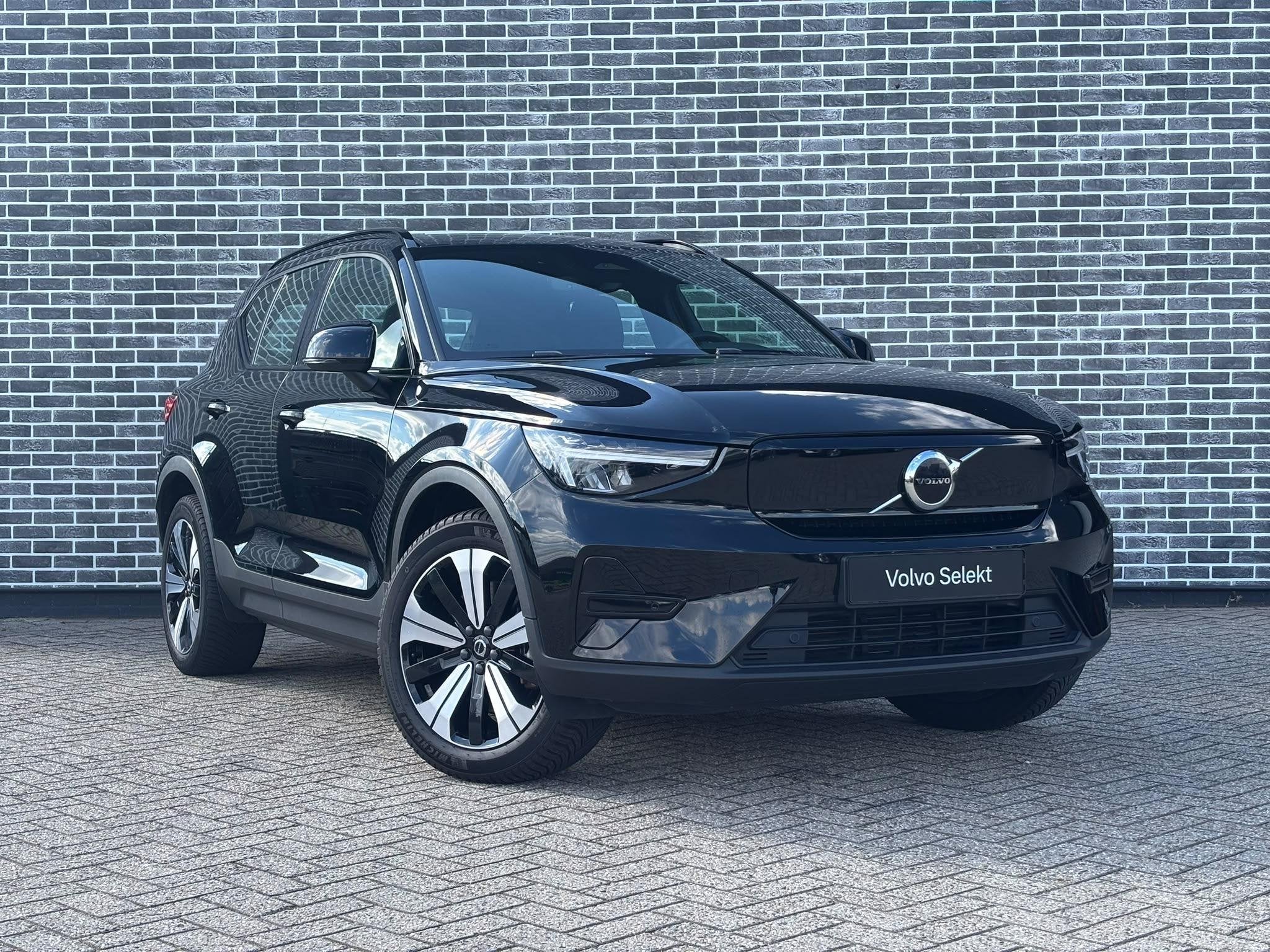 Volvo XC40 Recharge Plus 70 kWh | Adaptieve Cruise Control |, Auto's, Stof, Gebruikt, Zwart, 420 min