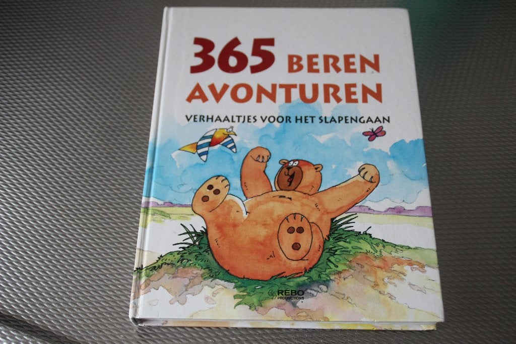 365 beren avonturen, Ophalen of Verzenden, Gelezen, Fictie algemeen