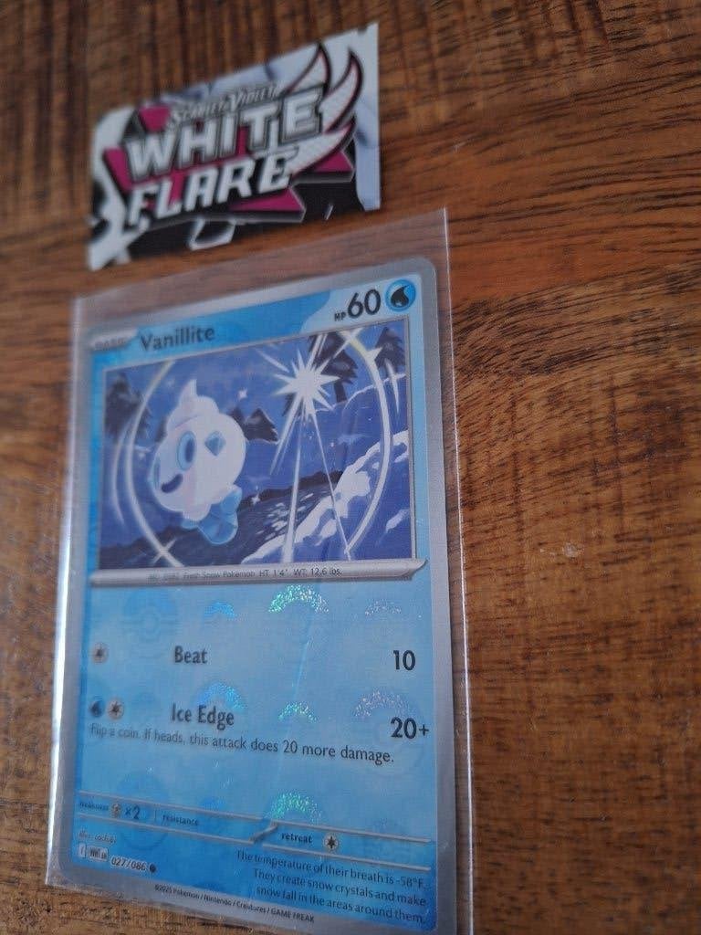 Pokemon vanilite (pokeball) (027/082)  White Flare, Ophalen of Verzenden, Nieuw, Losse kaart, Foil