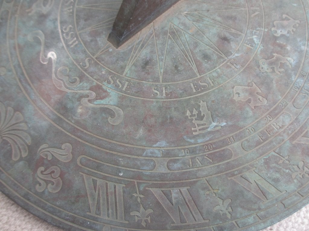 Vintage PLATTE BRONZEN ZONNEWIJZER diam. 30 cm, Tuin en Terras, Zonnewijzers, Ophalen of Verzenden, Gebruikt