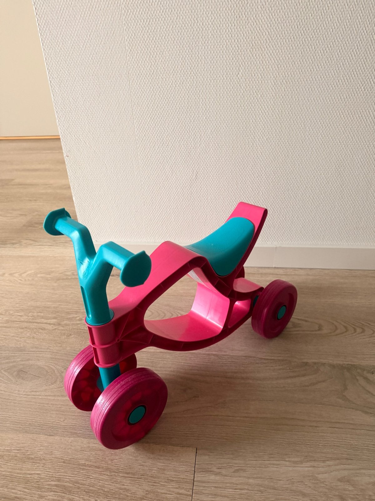 Roze/blauwe loopfiets voor binnen, Ophalen, Zo goed als nieuw, Loopfiets