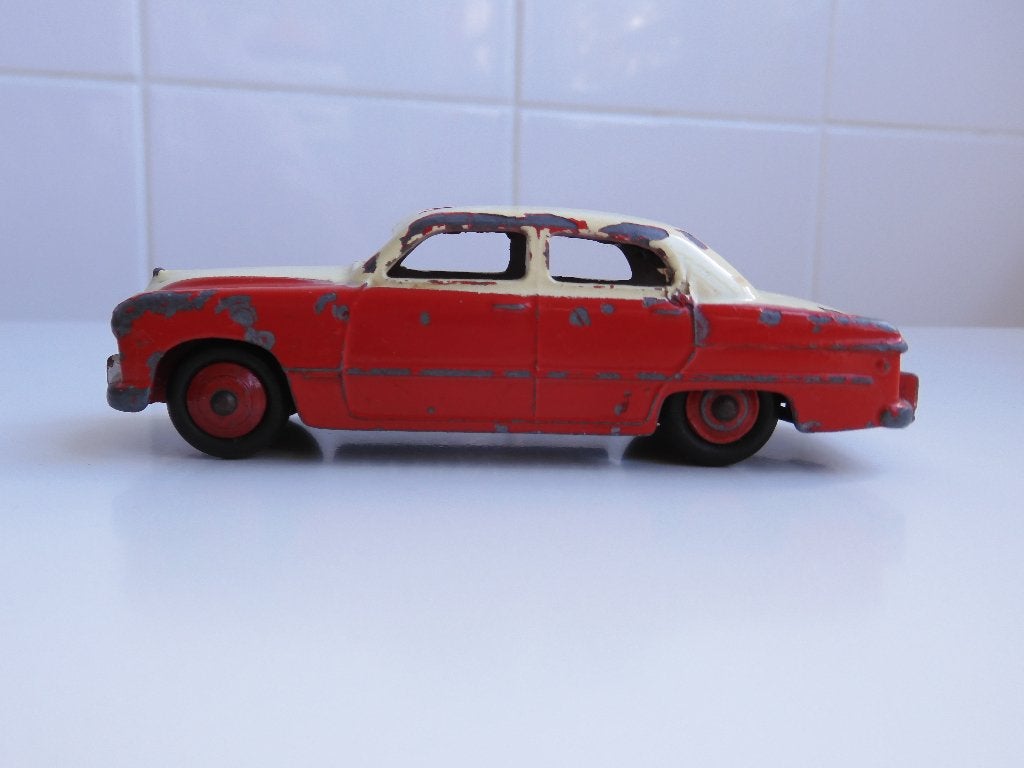 DINKY TOYS 170 FORD FORDOR SEDAN 1954, Ophalen of Verzenden, Gebruikt, Auto, Dinky Toys