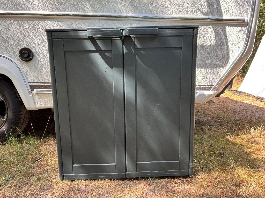 Isabella camping kast double door cabinet, Caravans en Kamperen, Kampeermeubelen, Ophalen, Zo goed als nieuw, Campingkast