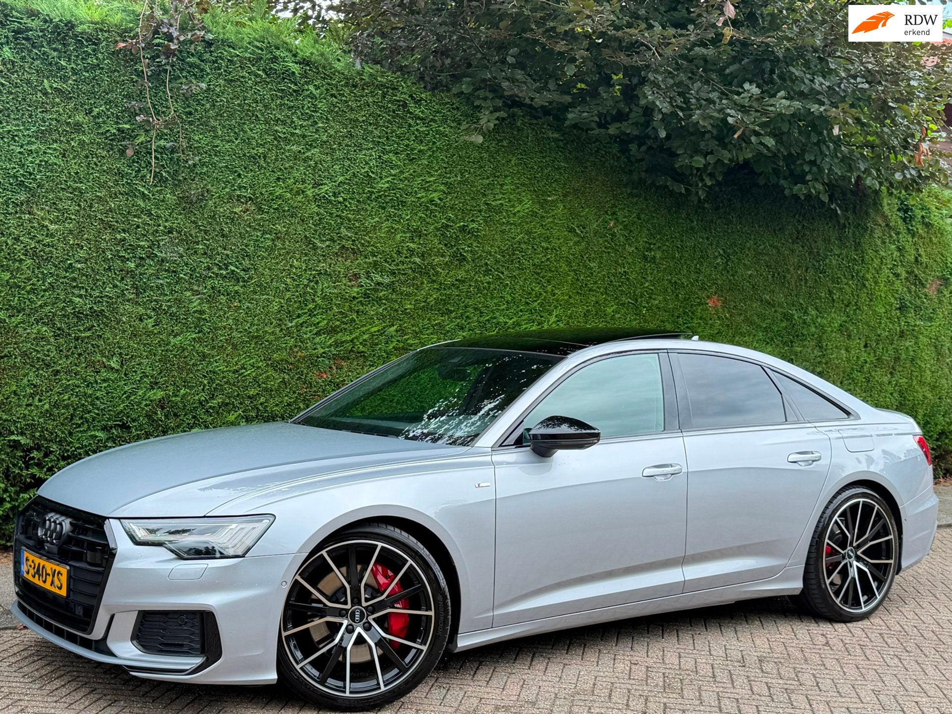 Audi A6 Limousine 55 TFSI e Competi PANO/MATRIX/GARANTIE/B&O, Auto's, Automaat, Dealer onderhouden, Gebruikt, 4 cilinders
