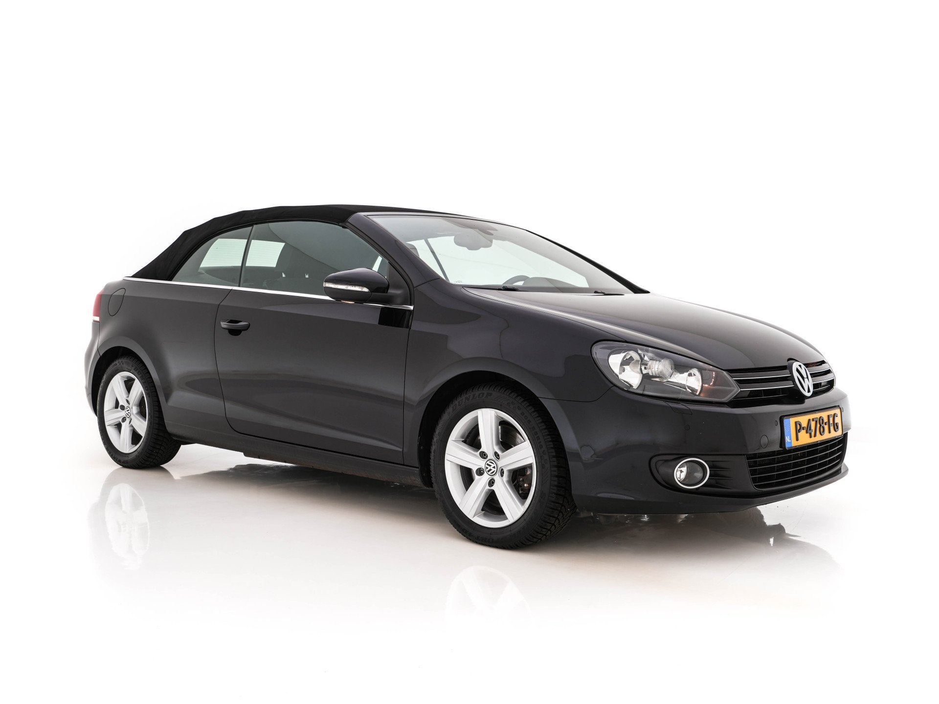 Volkswagen Golf Cabriolet 2.0 TDI Bluemotion Aut. *NAVI-FULL, Stof, Gebruikt, 4 cilinders, Zwart