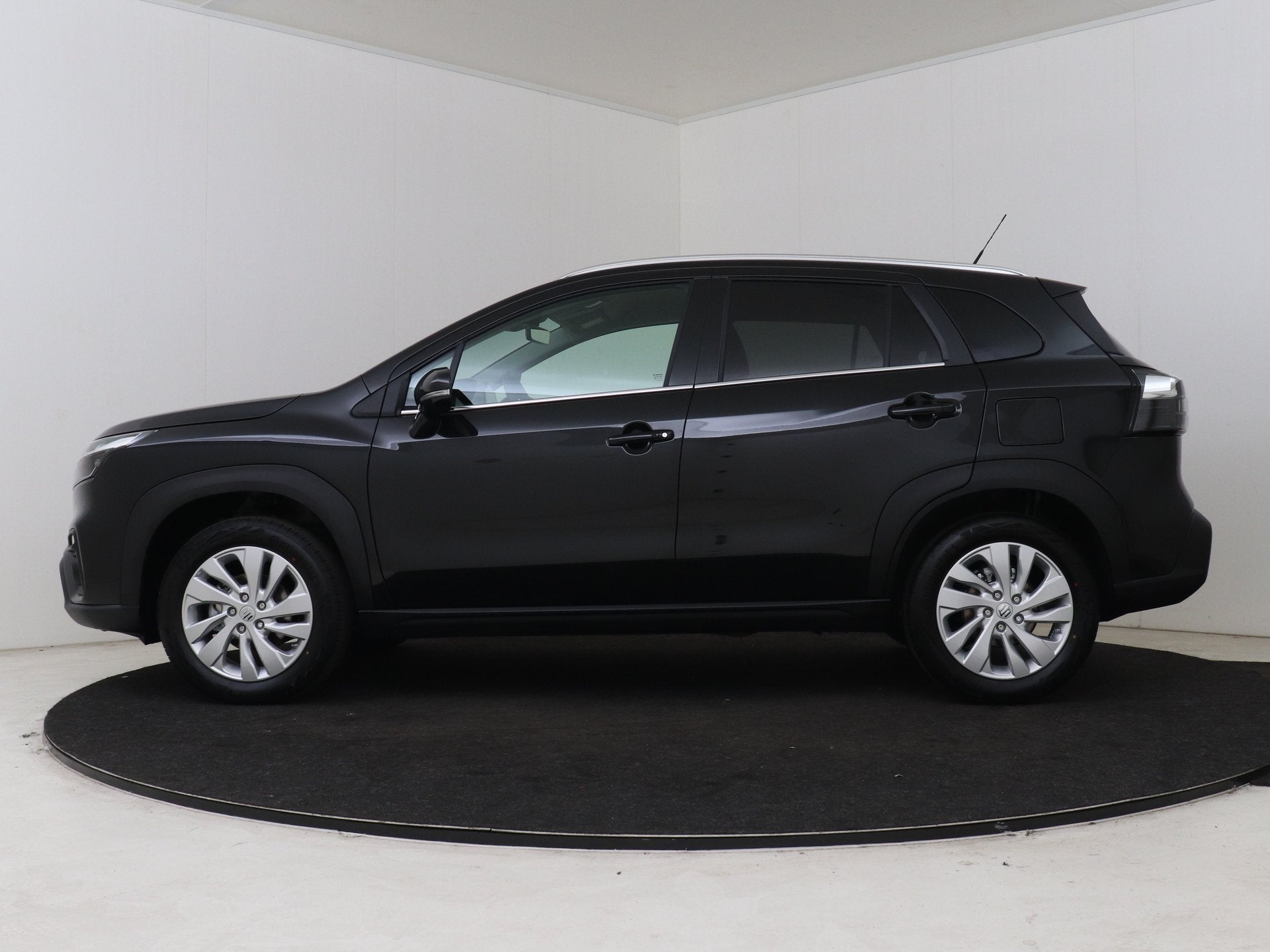 Suzuki S-Cross 1.4 Boosterjet Select Smart Hybrid 10 jaar Fa, Auto's, Voorwielaandrijving, 12 maanden, Stof, Zwart