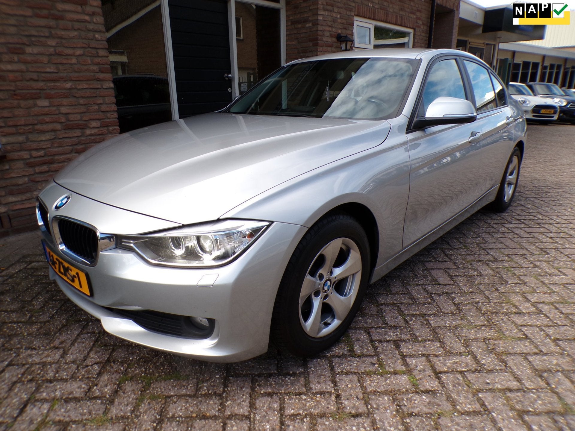 BMW 3-serie 320d EfficientDynamics Edition High Executive, Automaat, Euro 5, Zwart, 4 cilinders