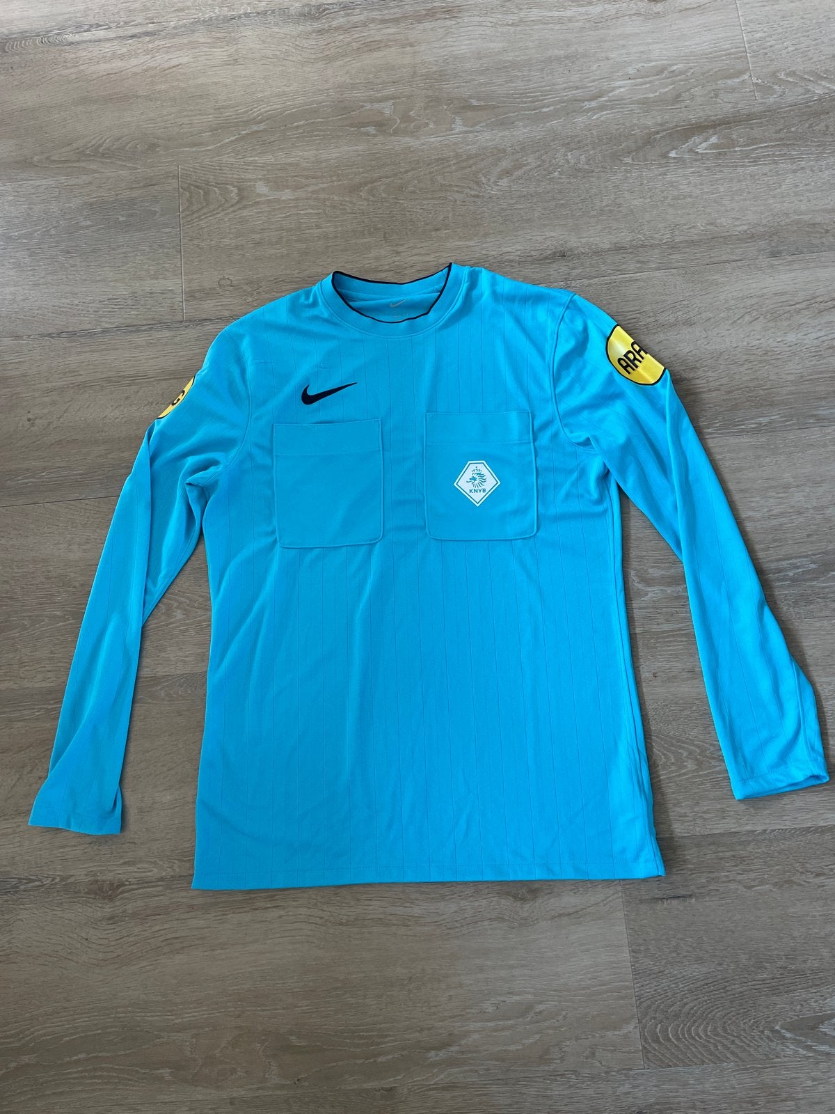KNVB Scheidsrechter Shirt Lange Mouwen Maat L, Kleding | Heren, Sportkleding, Maat 52/54 (L), Blauw, Ophalen of Verzenden, Voetbal