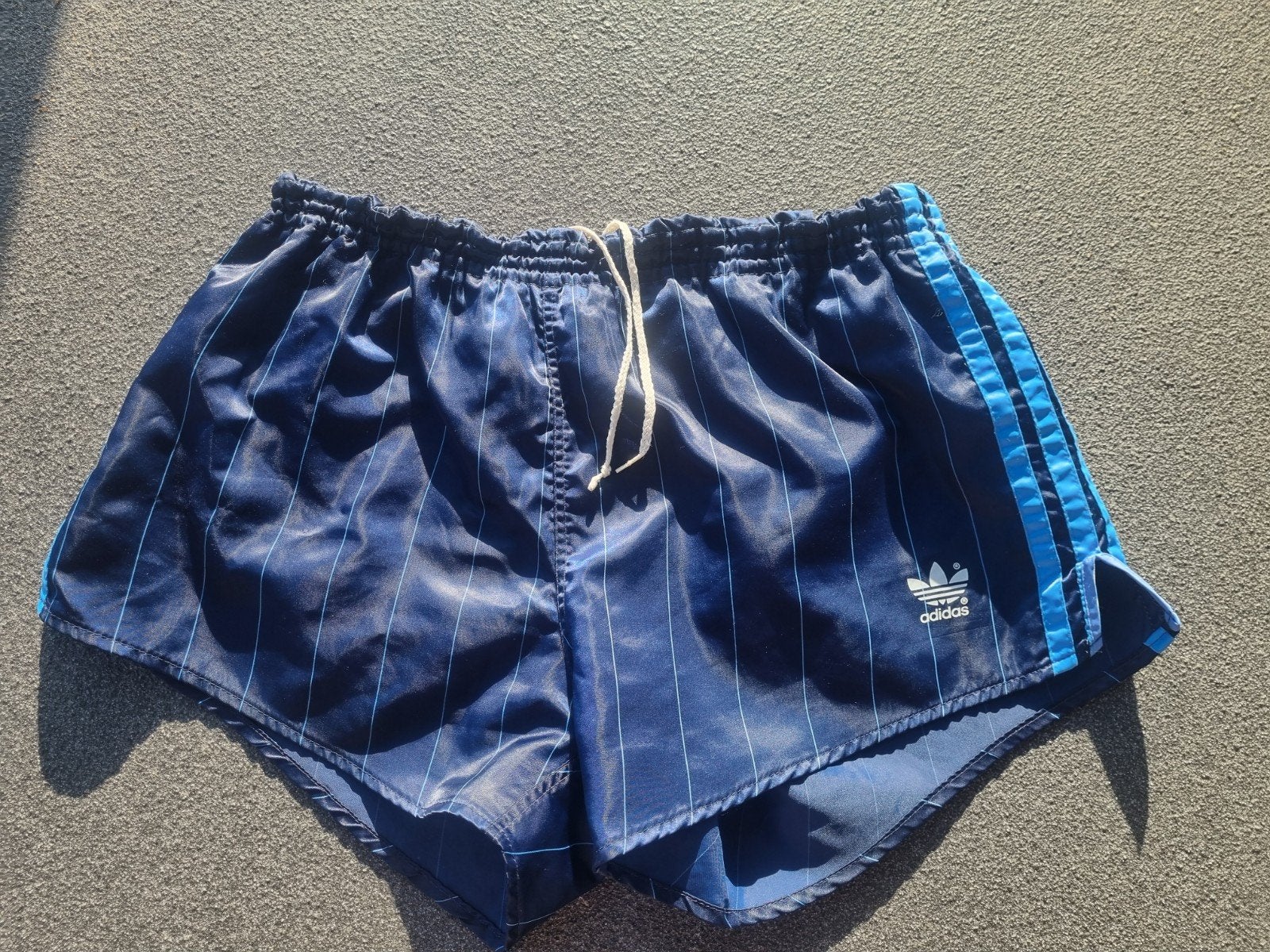 Adidas vintage sportbroekje. Maat Medium / Large., Kleding | Heren, Sportkleding, Ophalen of Verzenden, Zo goed als nieuw, Adidas