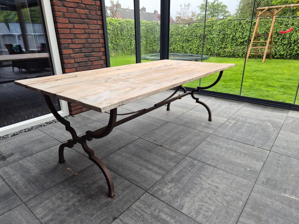 Tuintafel met gietijzeren onderstel en houten blad, Ophalen, Gebruikt, Rechthoekig, Hout