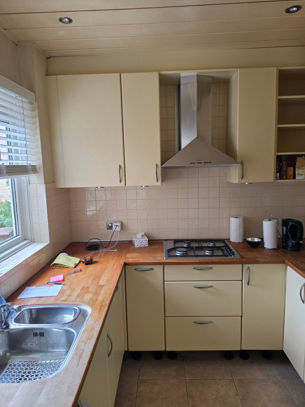 gratis Complete hoekkeuken met apparatuur - Crème/Hout, Ophalen, Gebruikt, Kunststof, Hoekkeuken