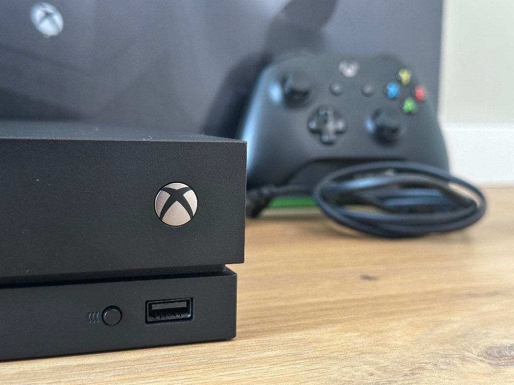 Xbox One X 1tb + Controller, Ophalen, Zo goed als nieuw, 1 TB, Met 1 controller